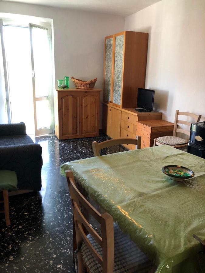 Bilocale Mirella Apartment Carro Екстериор снимка